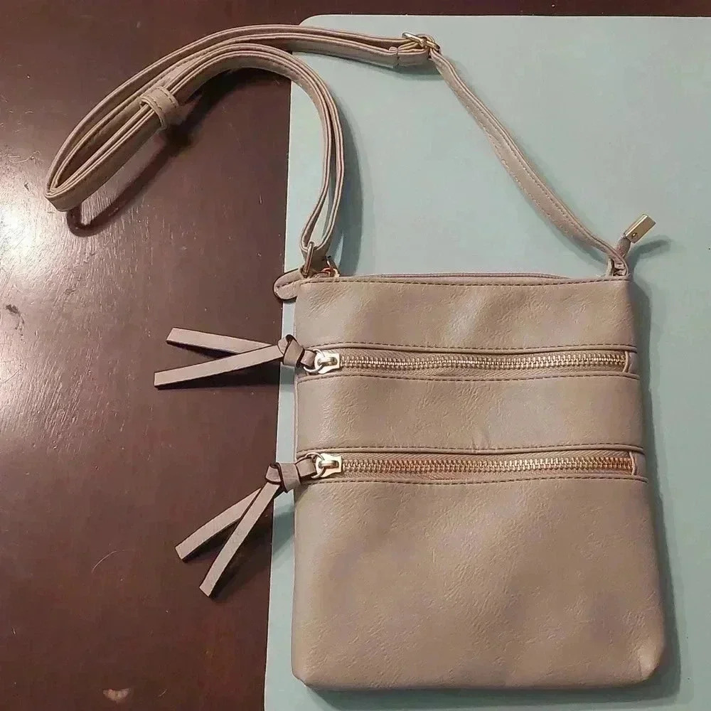 NWT Vegan Light Grey Crossbody Purse